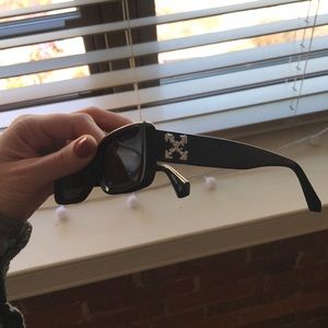 Rare find ! OFF-WHITE 2018 “Sunglasses”